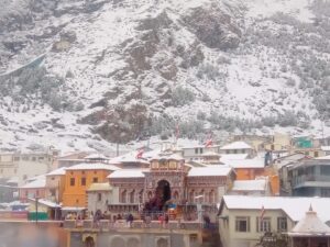 Heavy Snowfall In Badrinath
