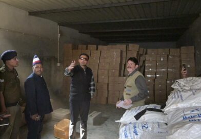 आंगनबाड़ी केन्द्रों में पूर्ति कर रहे भगवानपुर स्थित गौदाम का औचक निरीक्षण