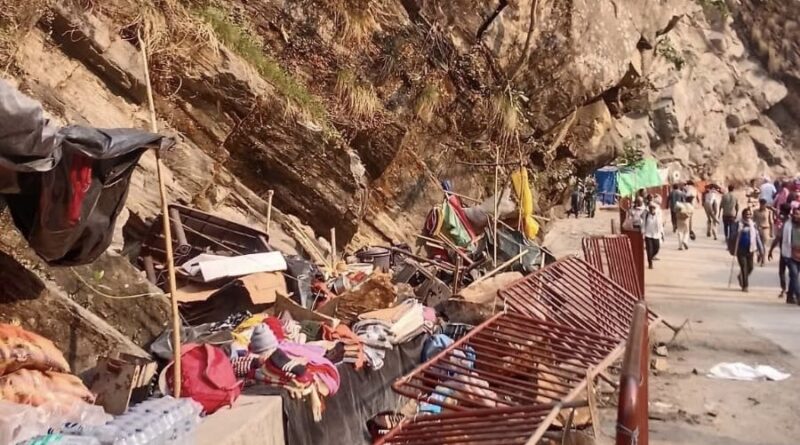 केदारनाथ यात्रा मार्ग पर आज एक दर्दनाक हादसे से हड़कंप मच गया.