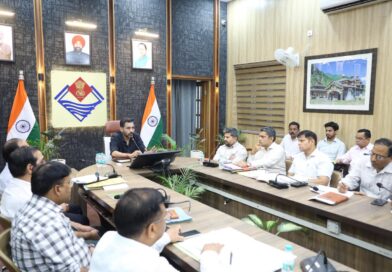 अतिक्रमण पर जिला प्रशासन की बड़ी कार्रवाई; अवैध निर्माण ध्वस्त