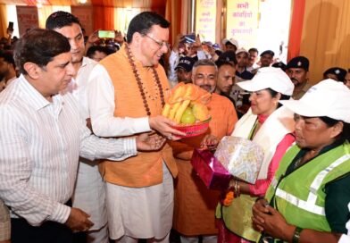 पुष्पवर्षा और चरण प्रक्षालन के साथ देवभूमि ने किया शिवभक्त कांवड़ियों का अभिनंदन