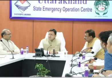 पुष्कर सिंह धामी देर रात्रि आपदा परिचालन केंद्र पहुंचे