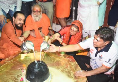 हर-हर महादेव के जयघोष के बीच निकली रेखा आर्या की कांवड़ यात्रा