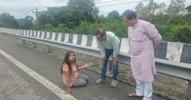 विधायक ऋषिकेश ने मानवता की मिशाल की पेश ,महिला को परेशान देख रुकवाया वाहन